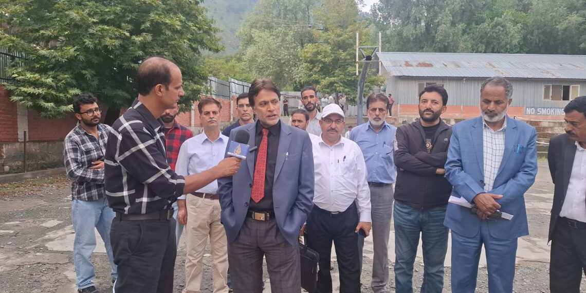 CEO Kupwara Wraps Up Karnah Visit, Calls for Dedication & Quality in Teaching