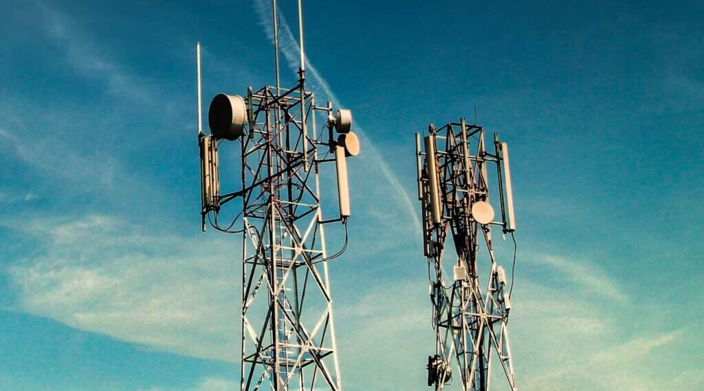 No Mobile Network in Samsan Budgam, Students Suffer Amid Digital Divide