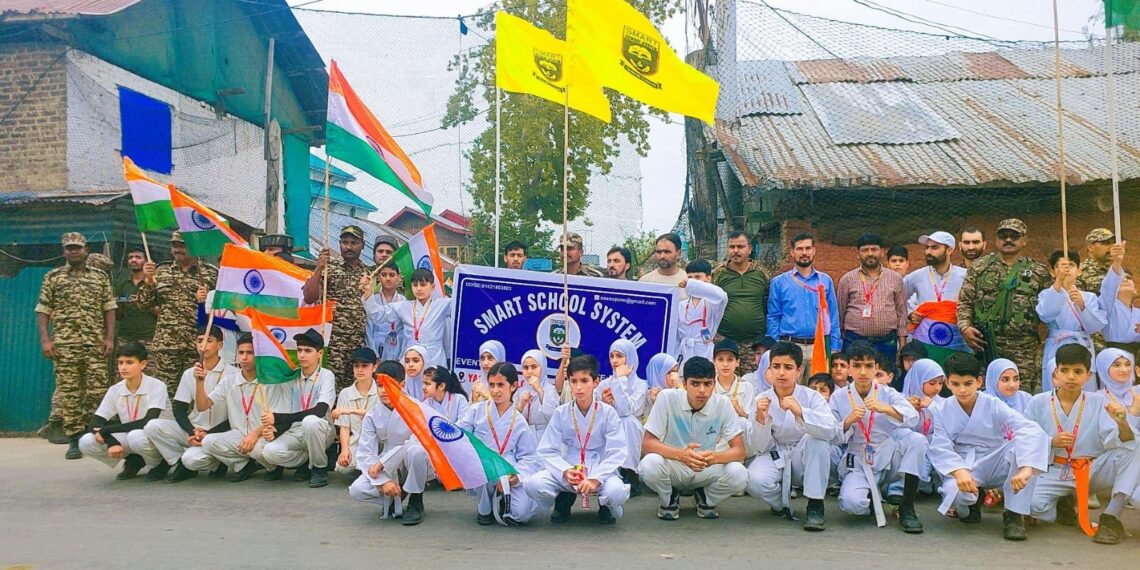 179 CRPF Unit Sopore, Smart School Organise Tiranga Rally in Arampora, Sopore