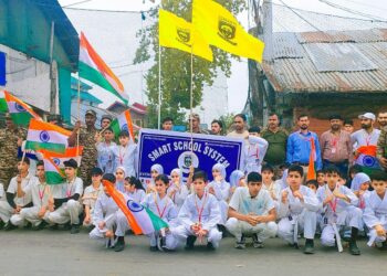179 CRPF Unit Sopore, Smart School Organise Tiranga Rally in Arampora, Sopore