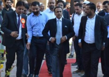 CJ visits B’pora, reviews functioning of Distt Court