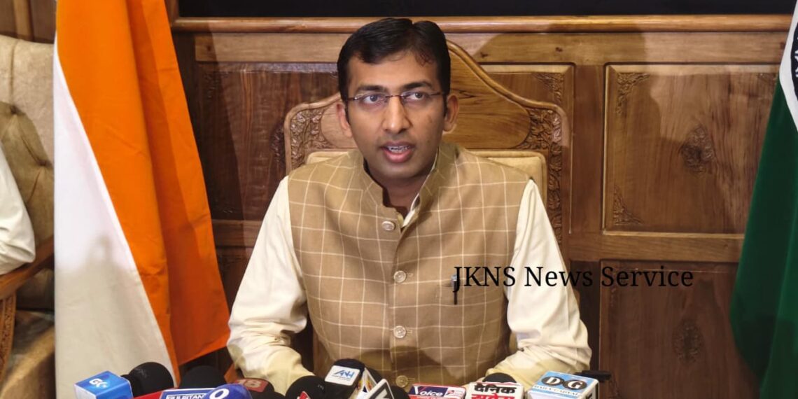 “Flood Threat Under Control, Teams on 24×7 Watch”: Div Com Kashmir