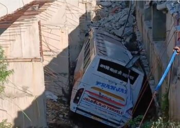 One Dead, 40 Injured in Samba Road Accident