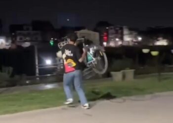 Viral Video Shows Youth Dumping Smart City Cycle into Jhelum, Public Demands Stern Action