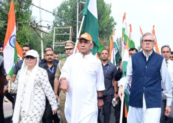 CM Omar urges citizens to uphold the dignity of the national flag at Tiranga Rally