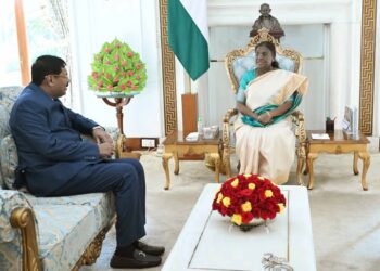 CJI Gavai Calls on President Murmu at Rashtrapati Bhavan