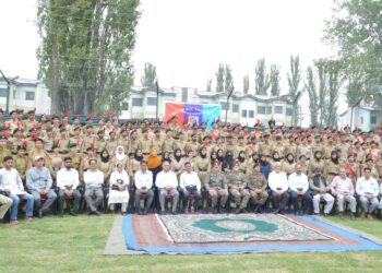 DG NCC Lt Gen Gurbirpal Singh Visits Baramulla, Pays Homage to Martyrs