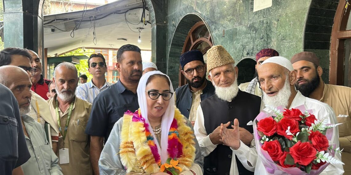 Dr Darakhshan Andrabi laid foundation stone for Administrative Block of J&K Waqf Board
