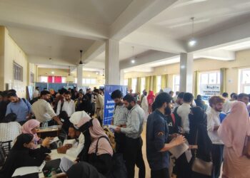 AMP Srinagar Job Fair Shortlists 404 Candidates, Over 2,700 Register