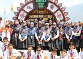 Army Goodwill School Naugam Students Immerse in Chinar Book Festival Experience at SKICC