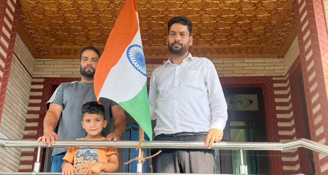 BJP’s Er. Aijaz Hussain Hoists Tricolor at Balhama, Urges Mass Participation in #HarGharTiranga