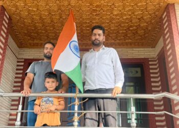 BJP’s Er. Aijaz Hussain Hoists Tricolor at Balhama, Urges Mass Participation in #HarGharTiranga