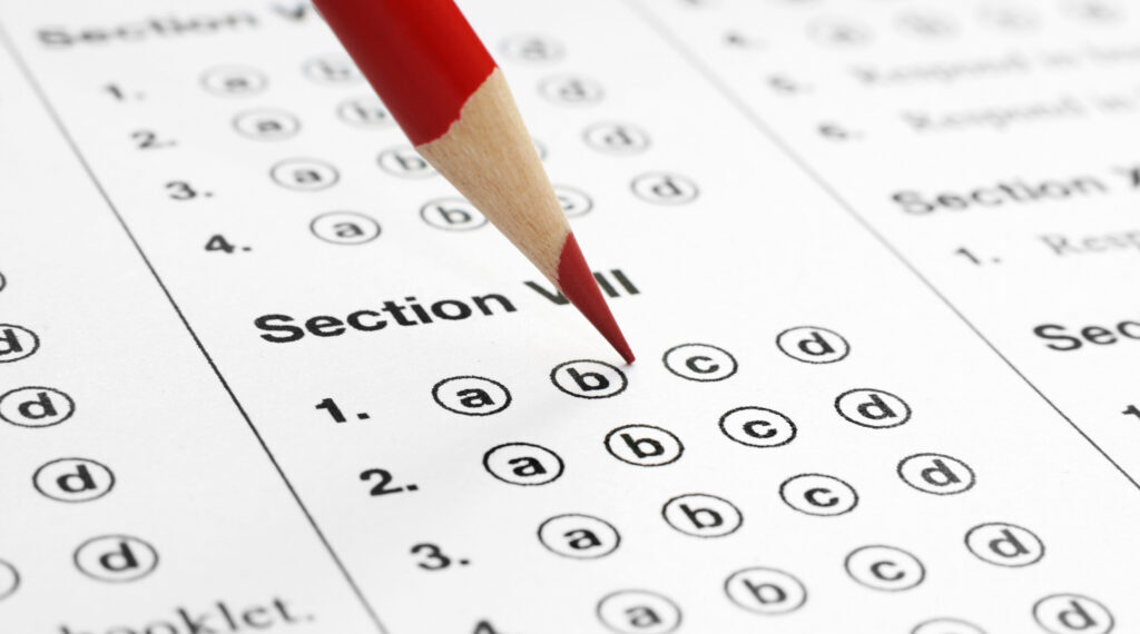 JE Aspirants Appeal to CM Over Exam Clash With UPSC Mains