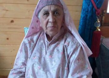 Former Div Com Kashmir Asghar Hassan Samoon’s Mother Passes Away