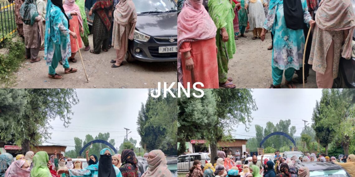 Women Stage Strong Protest in Beerwah Against Smart Meters, Warn of Intensified Agitation