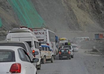Traffic on Sinthan-Kishtwar Highway Allowed Only Till 3 PM: SDM Kokernag