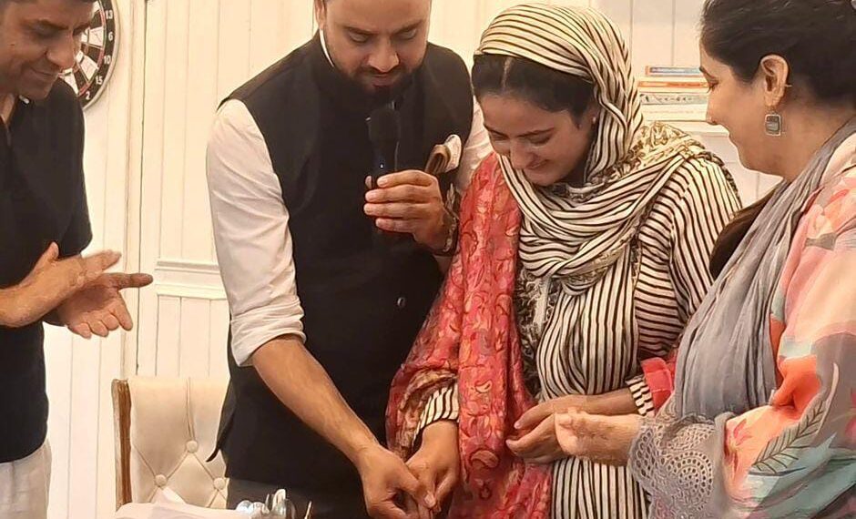 Rising Singer Masrat un Nissa Felicitated for Celebrating Kashmiri Heritage Through Singing