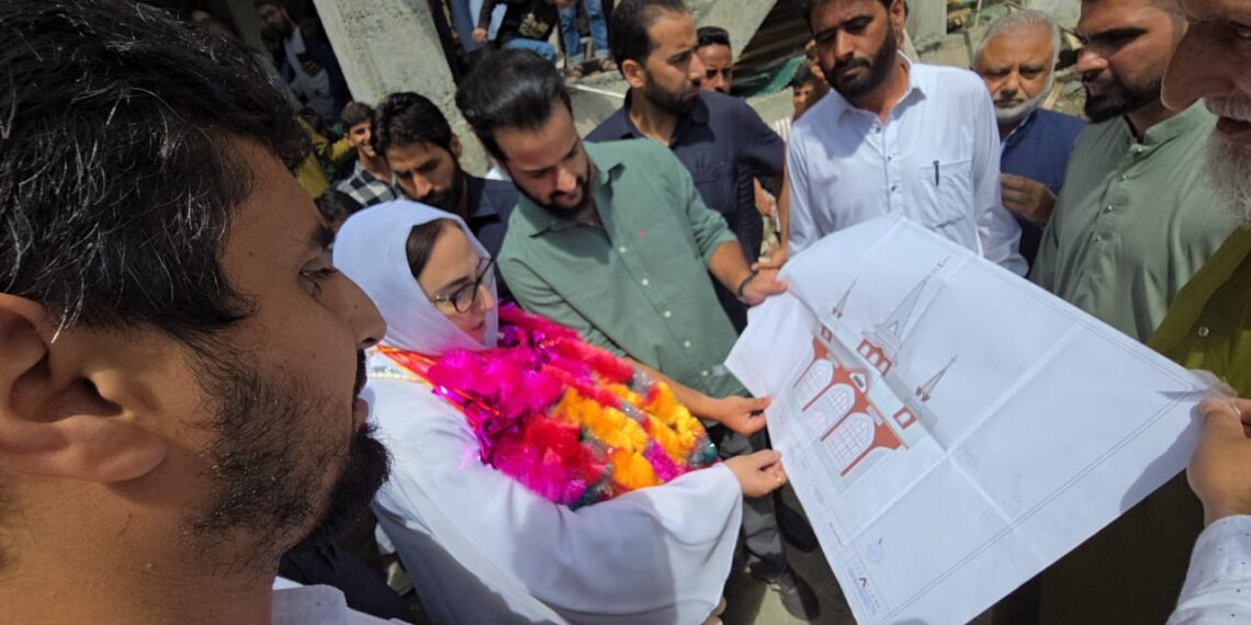 Dr Darakhshan Reviews Construction of Grand Mosque at Jinab Sahib Soura