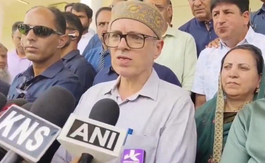 “Emblem Stone Hurts People’s Sentiments, No Need for It at Shrines; Mistake Should Have Been Admitted”: CM Omar Abdullah