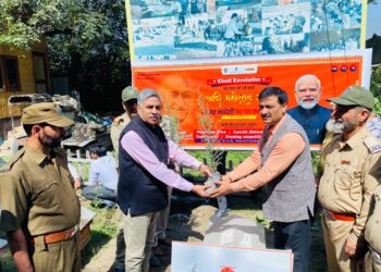 KVIC Celebrates Sewa Parv 2025 with Plantation, Cleanliness, Yoga and Cultural Activities in Pampore