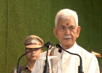LG Manoj Sinha Says J&K Witnessing Rapid Growth in Healthcare Infrastructure