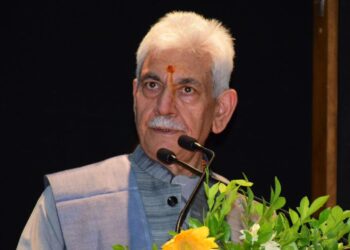 “Community Participation Is Key to Nation Building”: LG Sinha Participates in Sew Par in Katra