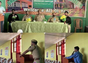 Police Holds Awareness, Quiz Competition on New Criminal Laws at Yaripora, Kulgam