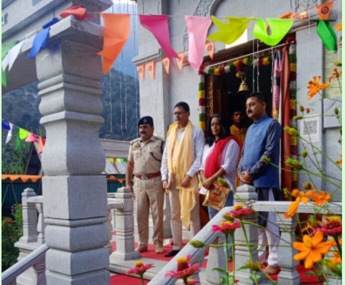 Principal Secretary Home Chandraker Bharti Tours LoC Teetwal, Lauds Sharda Temple Restoration Efforts