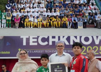 CM Omar Abdullah Lauds Innovation at TechKnow 2025, DPS Srinagar