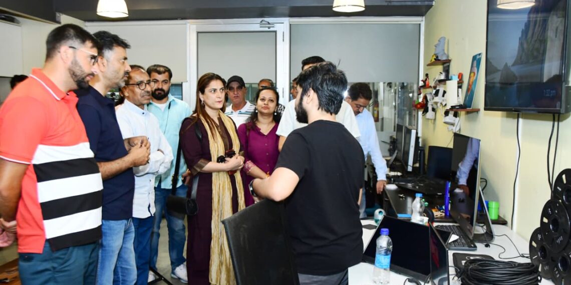 J&K Media Delegation Explores Mumbai Film City, Learns About Emerging Trends in Filmmaking