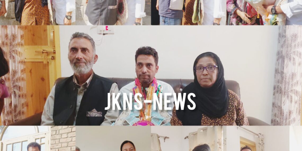 Bandipora’s Pride: Vijpara Hajin Resident Anayat Bashir Cracks UPSC Indian Statistical Service Exam