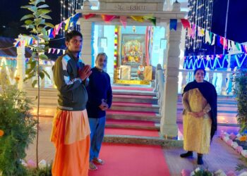 Diwali Illuminates Sharda Temple on LoC in Teetwal; Kashmiri Pandits, Locals, and Army Join in Celebration