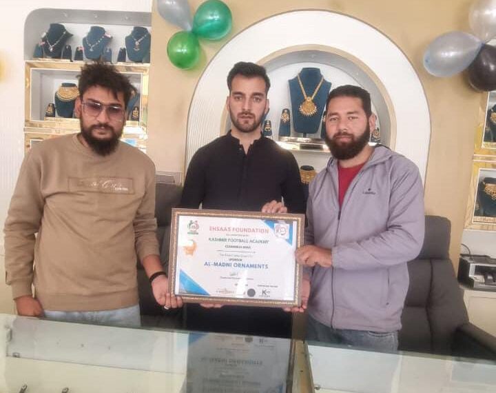 Ehsaas Foundation honours Faisal Zargar for his remarkable role in the Cleanliness Drive