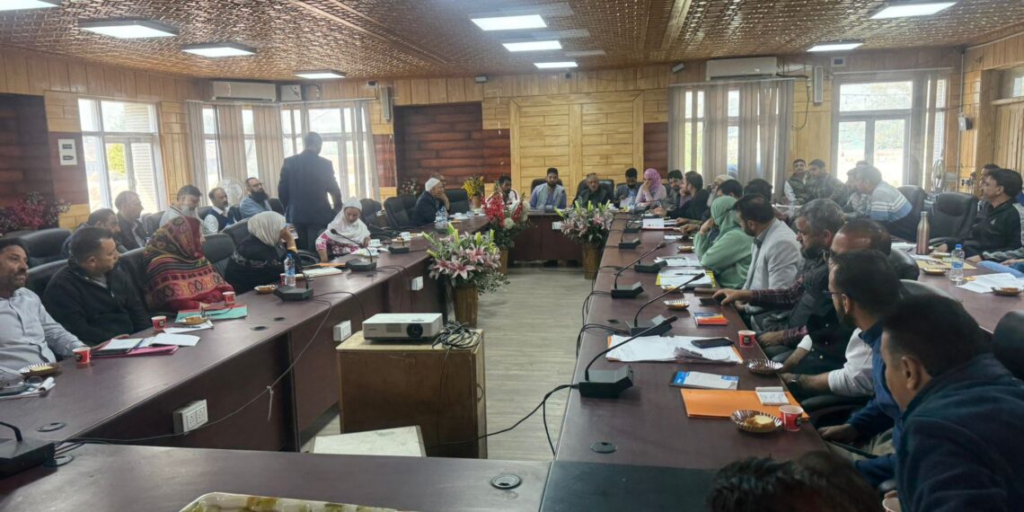 Er. Aijaz Hussain Highlights Public Issues in Srinagar DDC Meeting