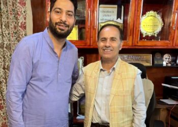 Er. Aijaz Hussain Presses Education Dept for Immediate Teacher Deployment in Srinagar Outskirts