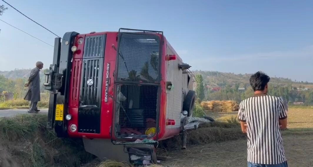 Fire Tender Overturns on Khansahib Route, Four Firefighters Injured