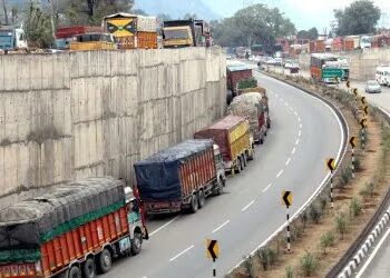 Jmu-Sgr Highway Closed due to Landslides, Mughal, SSG Roads Shut Due to Snow