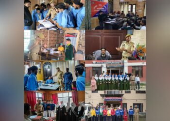 Srinagar Police Engages With Youth By Organizing Educational Visit Of School and College Students to Police Stations