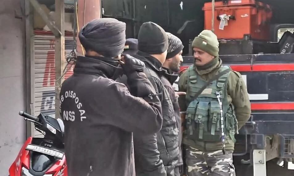 NSG Bomb Squad Reaches Nowgam Police Station for Post-Blast Investigation