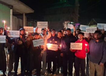 Saderkoot Bala Residents Hold Candlelight March to Mourn Red Fort Blast Victims