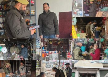 Sopore Police Tightens Surveillance: District-Wide Crackdown on Chemical & Explosive Material Shops