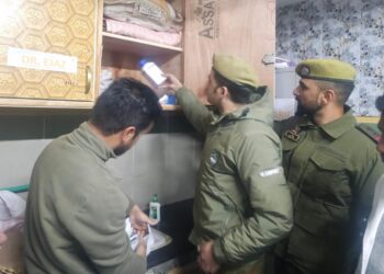 Srinagar Police Conducts Surprise Checks of Doctors’ Lockers Across Hospitals