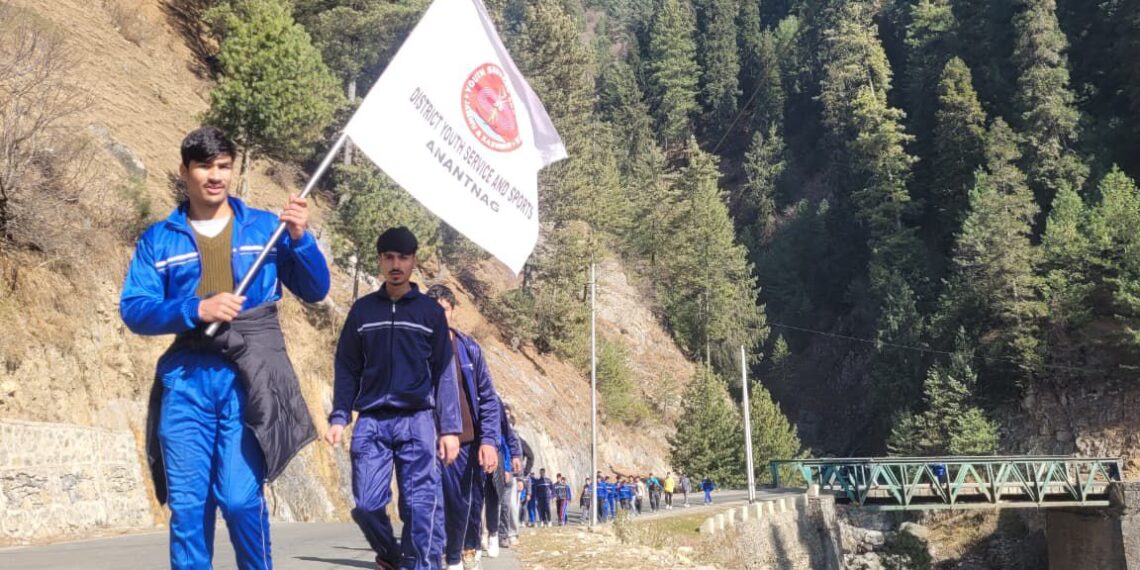 YSS Anantnag Trekkers Conquer 30 KM Road Trek to Aru Valley