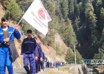 YSS Anantnag Trekkers Conquer 30 KM Road Trek to Aru Valley