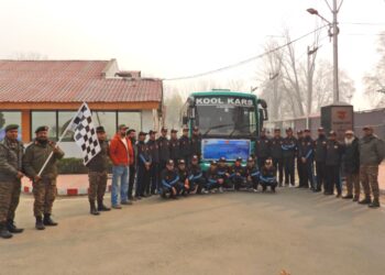 Army Flags Off Capacity-Building Tour for Kashmiri Students