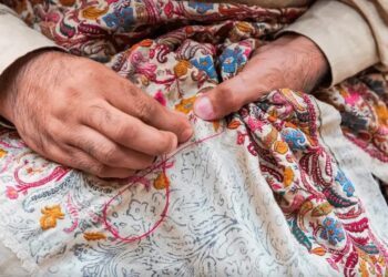 Traditional Craft Gets Tech Upgrade: Modern Charkhas Installed Across Kashmir’s Pashmina Centres