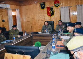 DIG North Kashmir Reviews Crime Control, Security Preparedness in Sopore