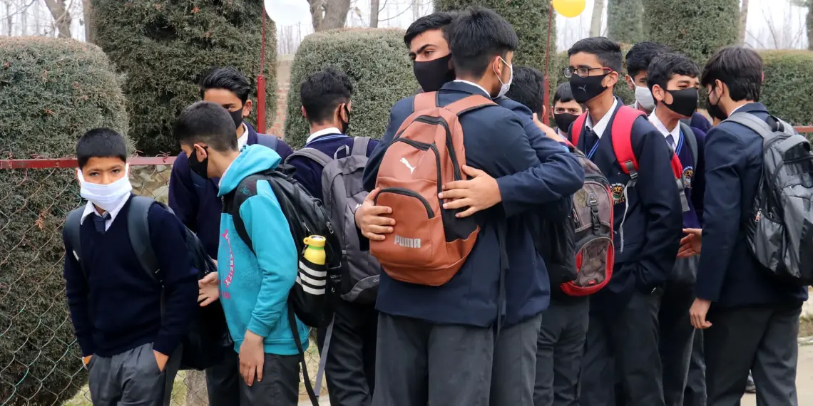 Private Schools Permitted to Conduct Remedial Classes During Winter Break in Kashmir