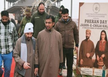 Handicrafts & Handloom Department Celebrates Pheran Day to Mark Start of Chilai-e-Kalan in Srinagar