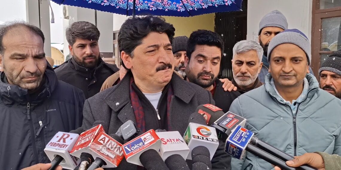 MLA Sonawari Reviews Snow Clearance, Holds Meeting with Concerned Departments